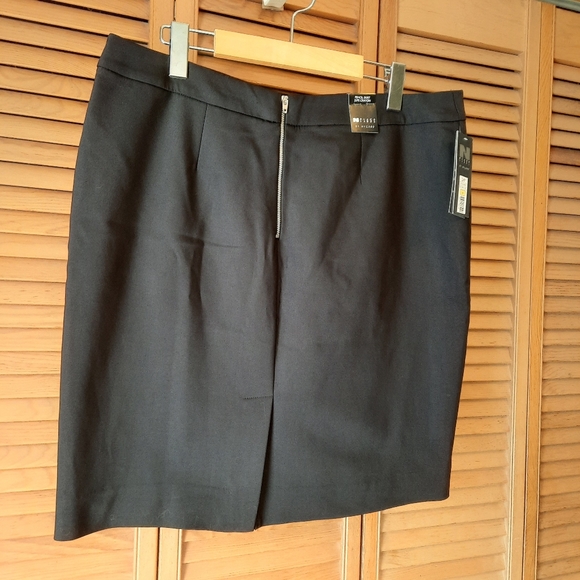 Nygard Black Skirt with Back Zipper (NWOT) - Picture 2 of 3